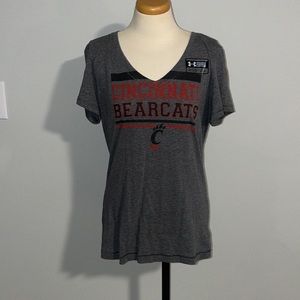 NWT UC Bearcats Under Armour v-neck tee!